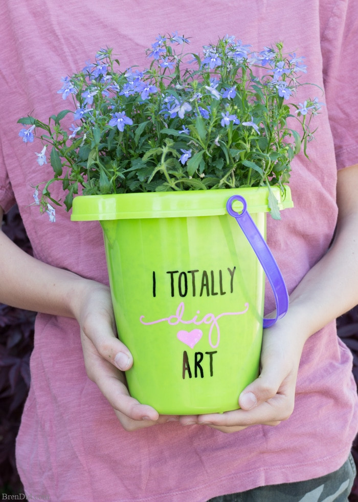 DIY Teacher Gifts End Of Year
 Flower Pails An Easy & Affordable Teacher Appreciation