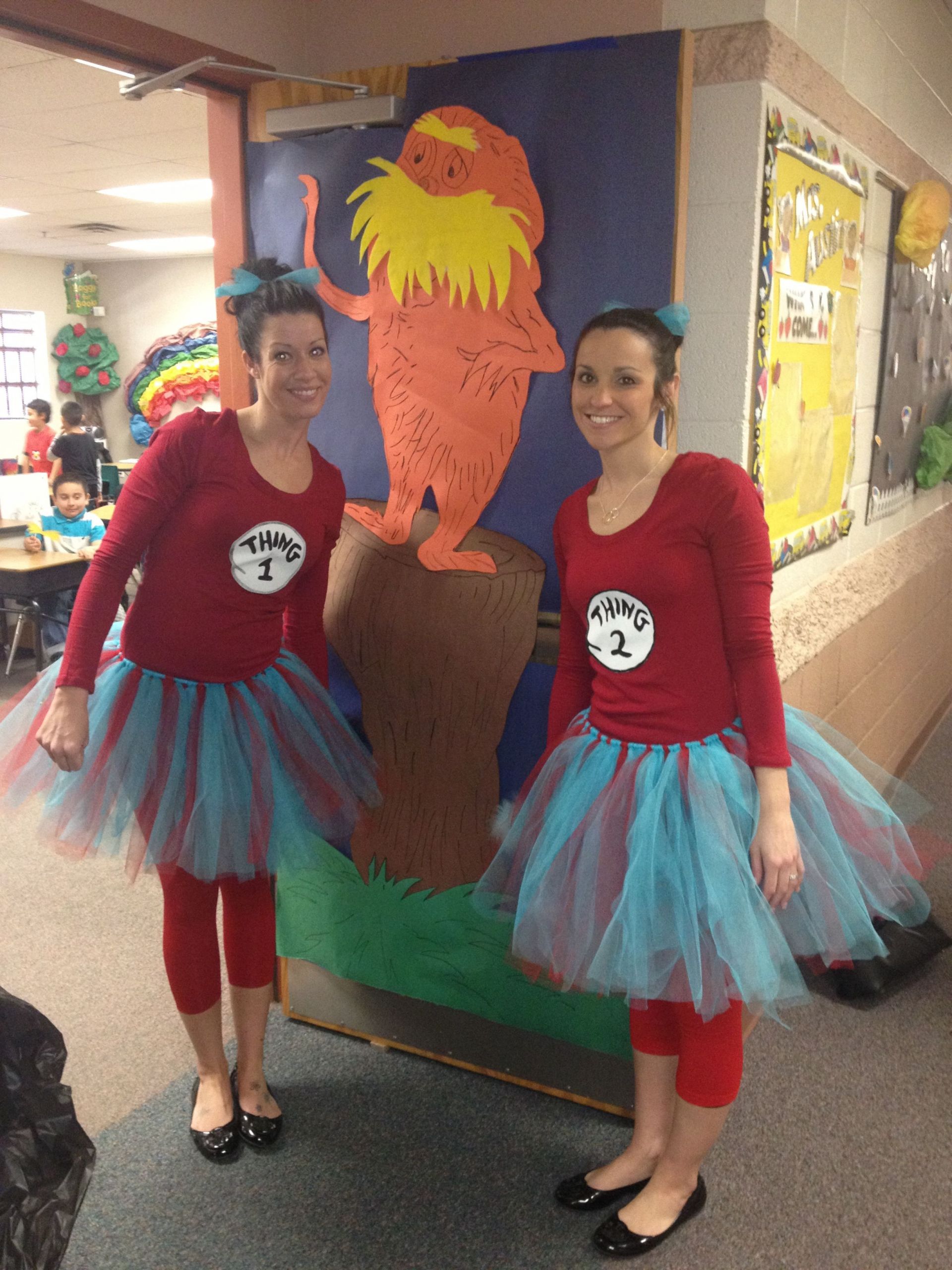 DIY Thing 1 And Thing 2 Costumes
 Thing 1 and Thing 2