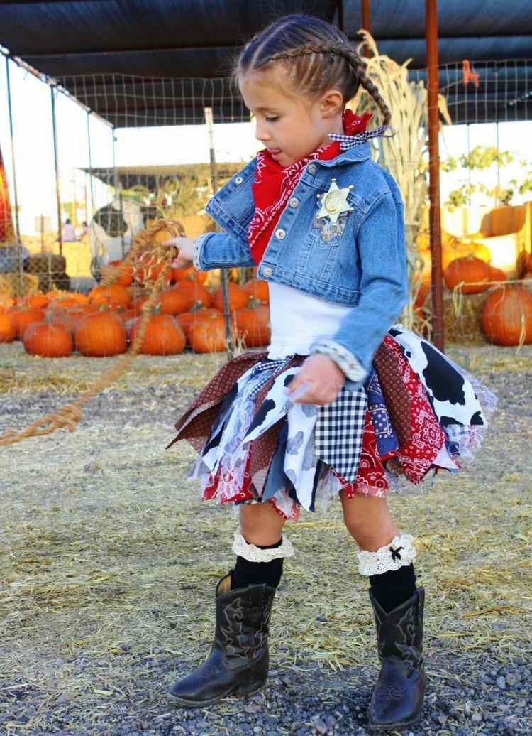 DIY Toddler Cowboy Costume
 Maquillage et déguisement cowgirl et cowboy idées pour
