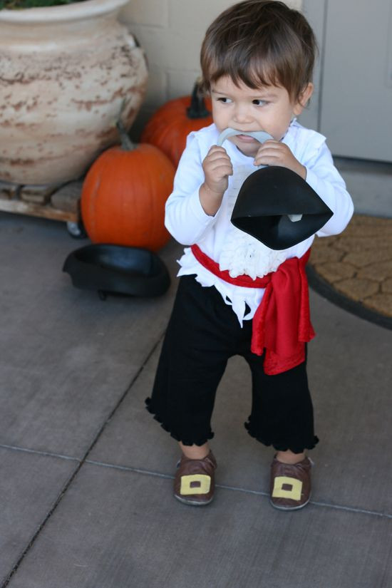 DIY Toddler Pirate Costume
 Pirate Custom child DIY
