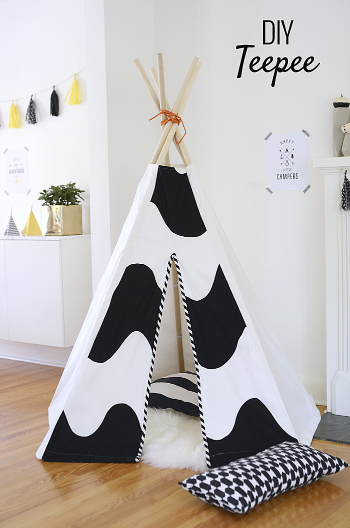 DIY Toddler Teepee
 24 Easy DIY Teepee Plans