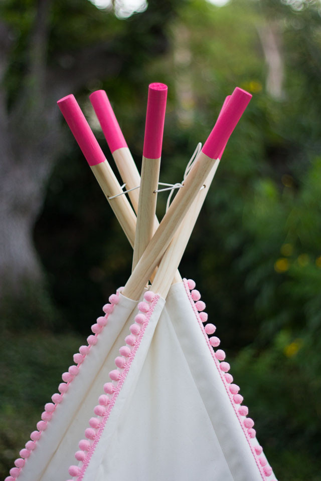 DIY Toddler Teepee
 DIY Painted Kids Teepee