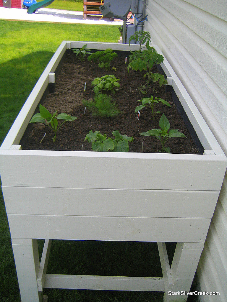 DIY Tomato Planter Box
 All star Loni s ve able garden planter box how to