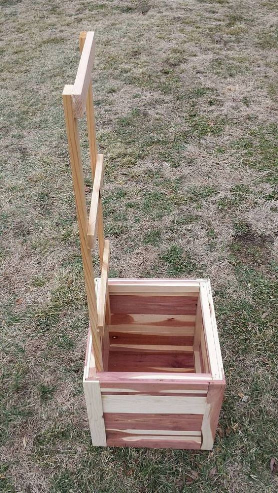 DIY Tomato Planter Box
 Tomato Planter Box