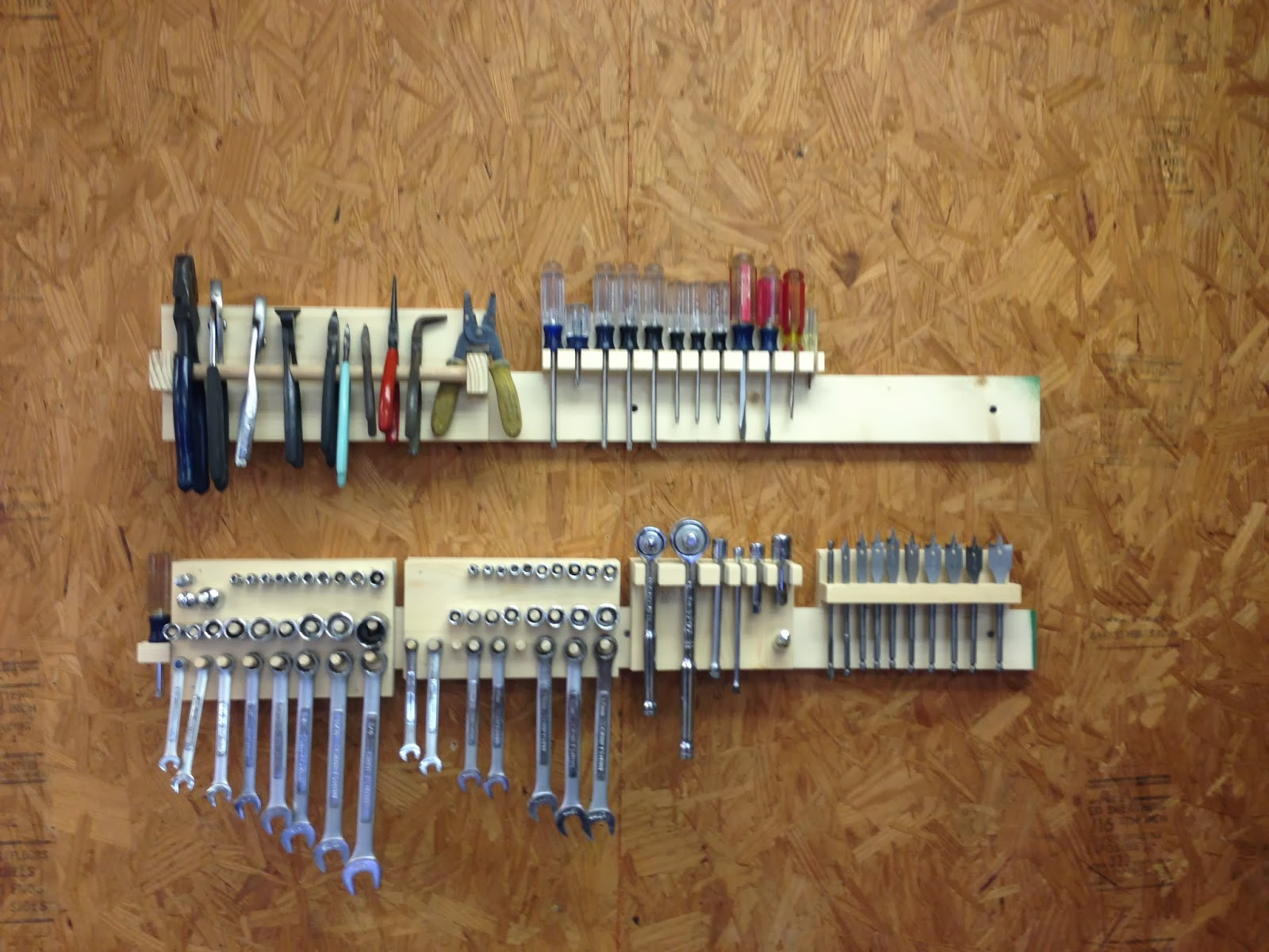 DIY Tools Organizer
 Wilker Do s DIY Storage for Hand Tools