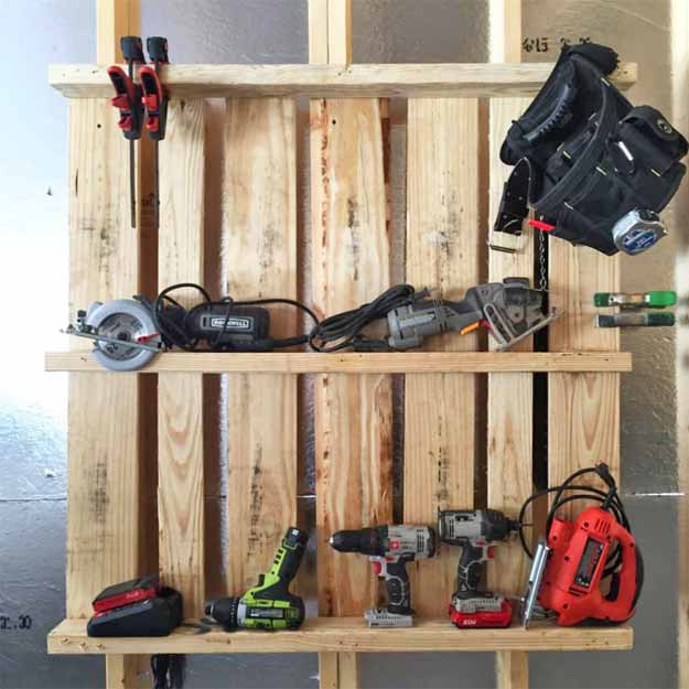 DIY Tools Organizer
 Pallet Idea Tool Organizer for the Garage