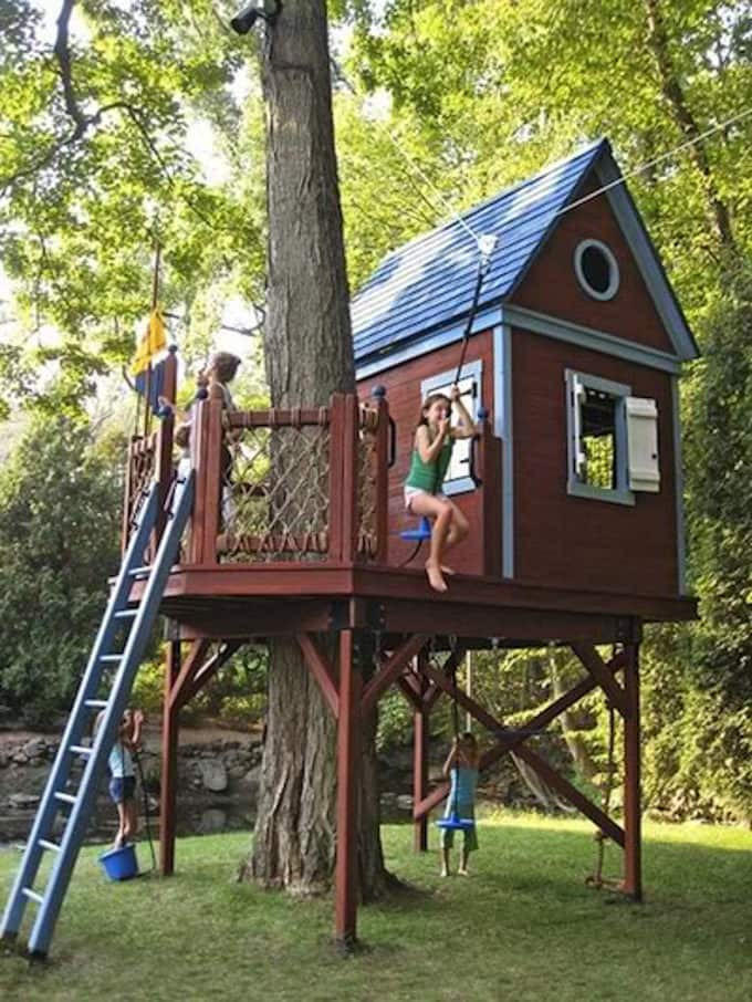 DIY Treehouse For Kids
 DIY Tree House Inspiration Bright Green Door