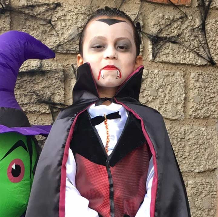 DIY Vampire Costume
 12 Terrific Vampire Costumes For Kids