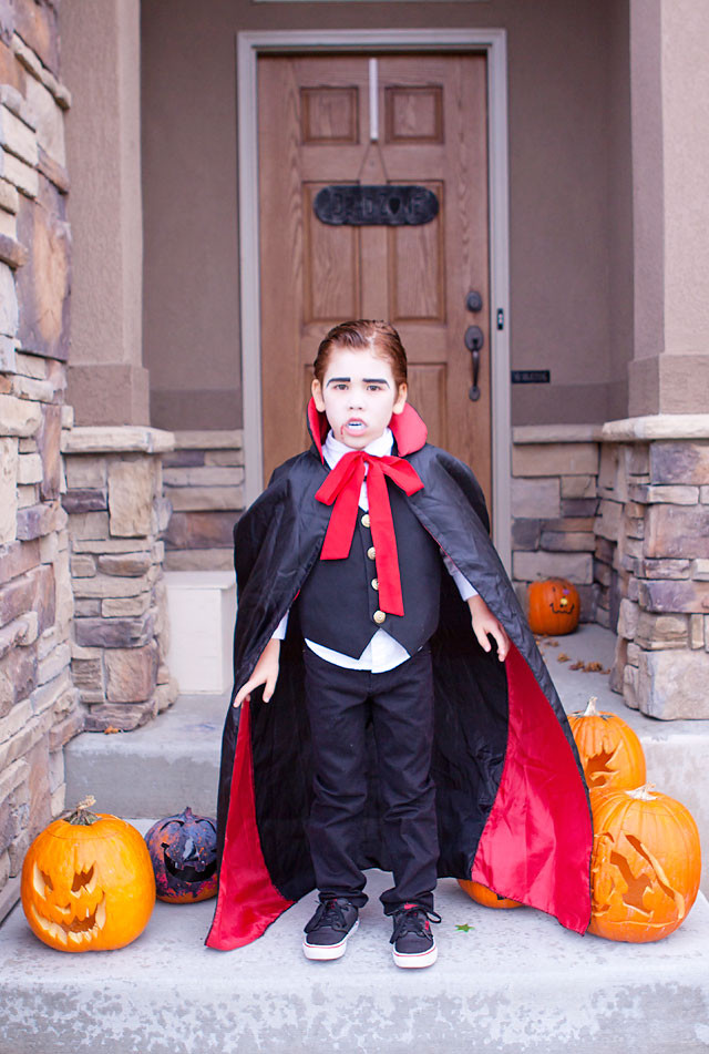 DIY Vampire Costume
 DIY Vampire Costume