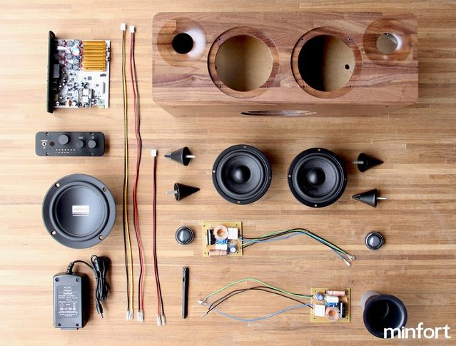 DIY Waterproof Speaker Box
 Projetos de som