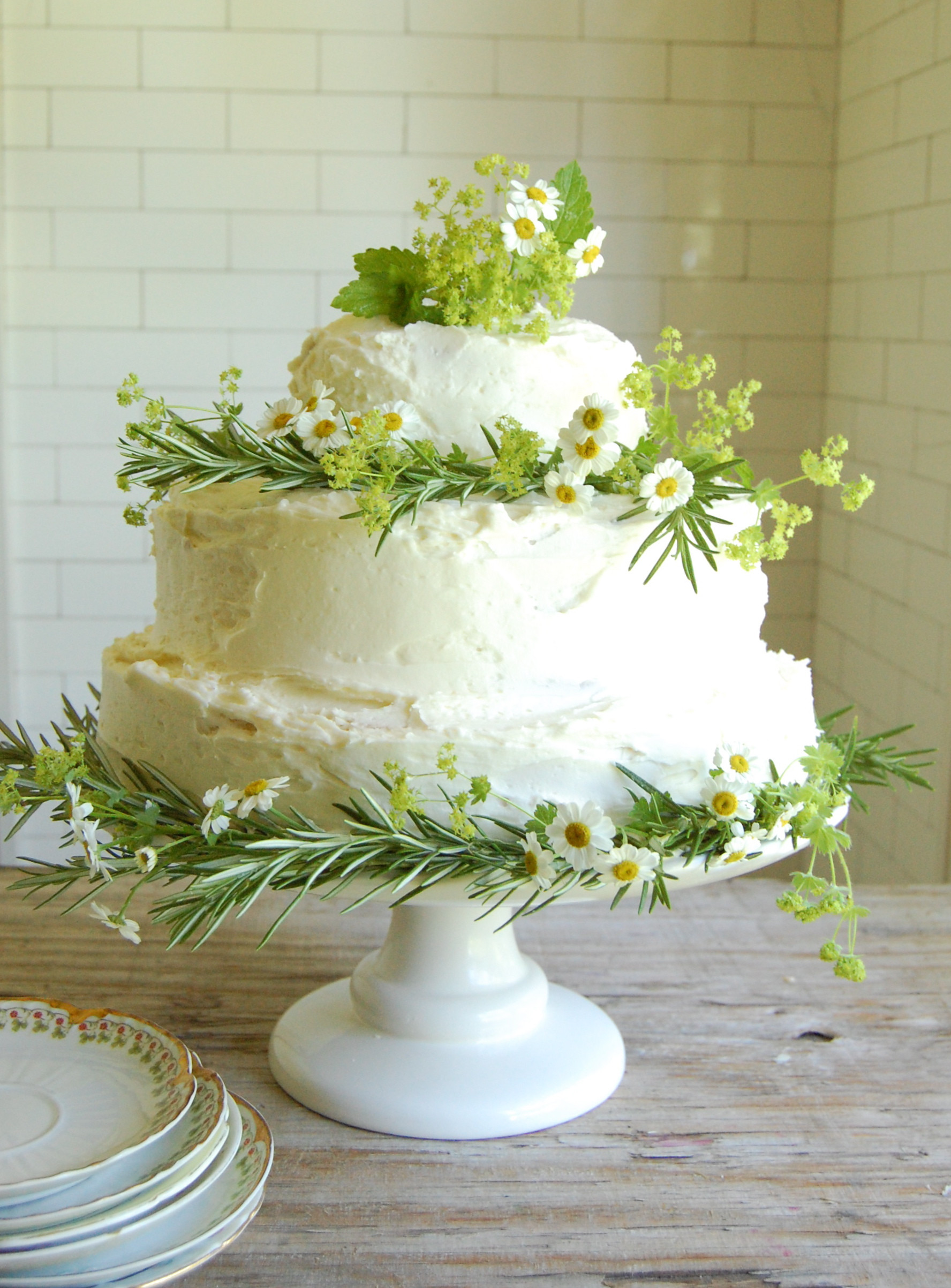 DIY Wedding Cake
 Wedding Cake Dilemma