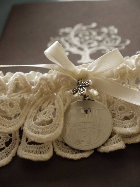 DIY Wedding Garter
 87 best diy wedding garter images on Pinterest