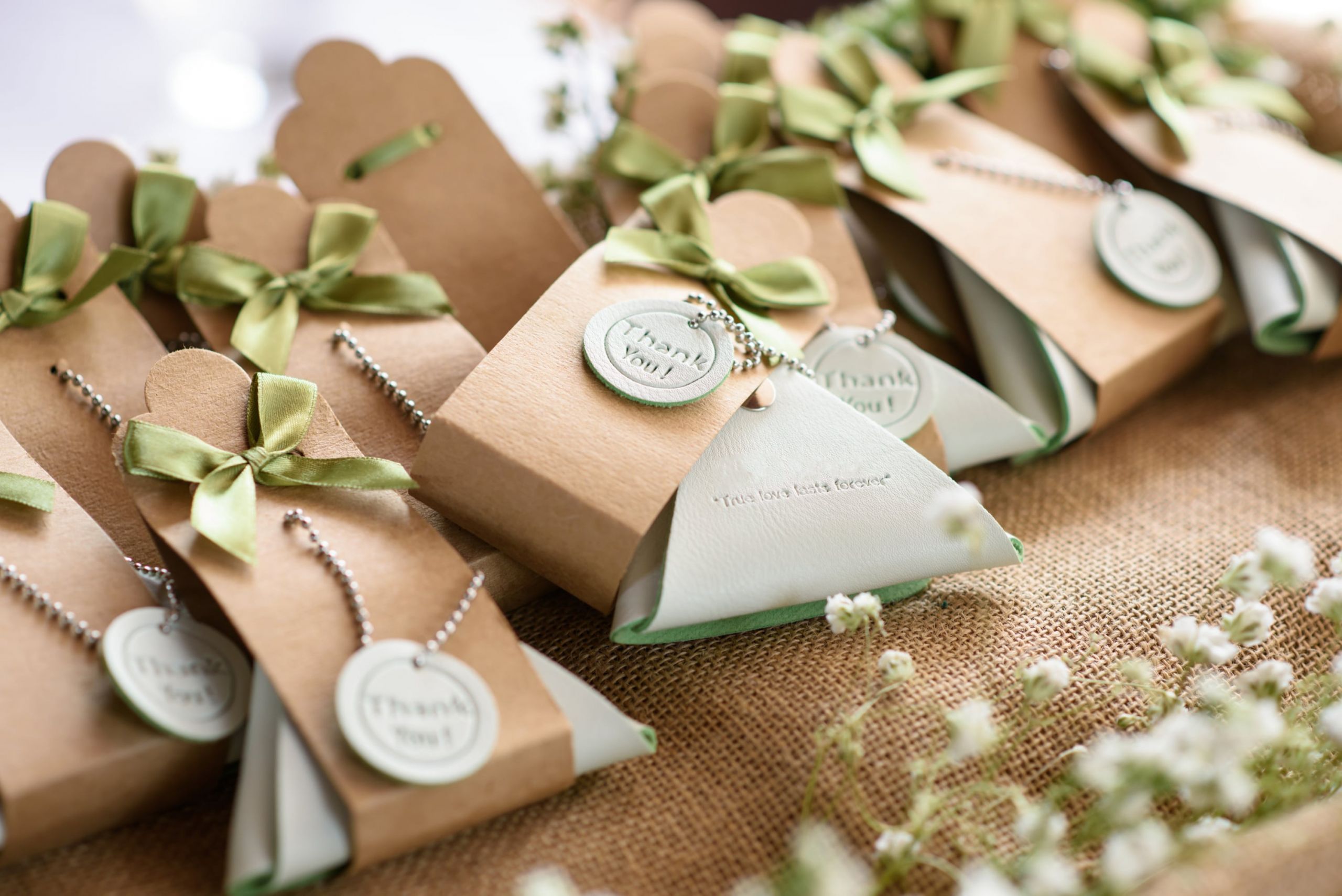 DIY Wedding Party Favors
 9 Cheap DIY Wedding Favor Ideas on a Bud