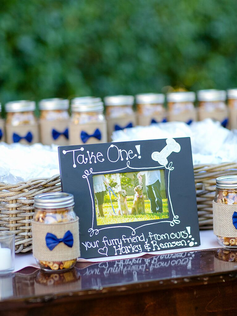 DIY Wedding Party Favors
 25 DIY Wedding Favors for Any Bud