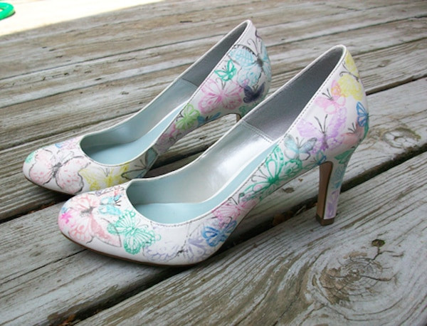 DIY Wedding Shoe
 20 DIY Wedding Shoes for Every Bridal Style thegoodstuff