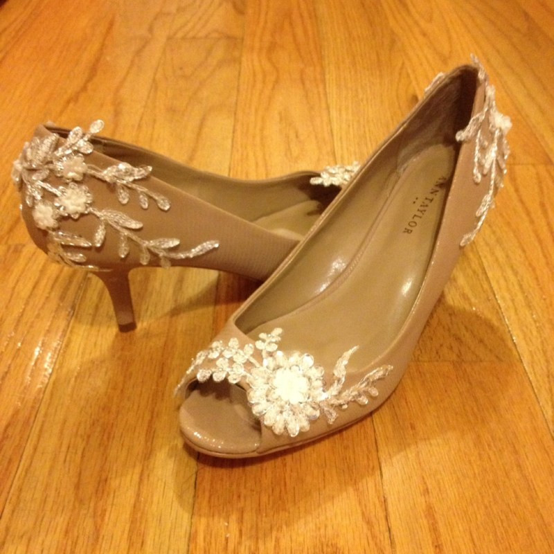 DIY Wedding Shoe
 How to DIY frugal but fancy wedding shoes with appliques