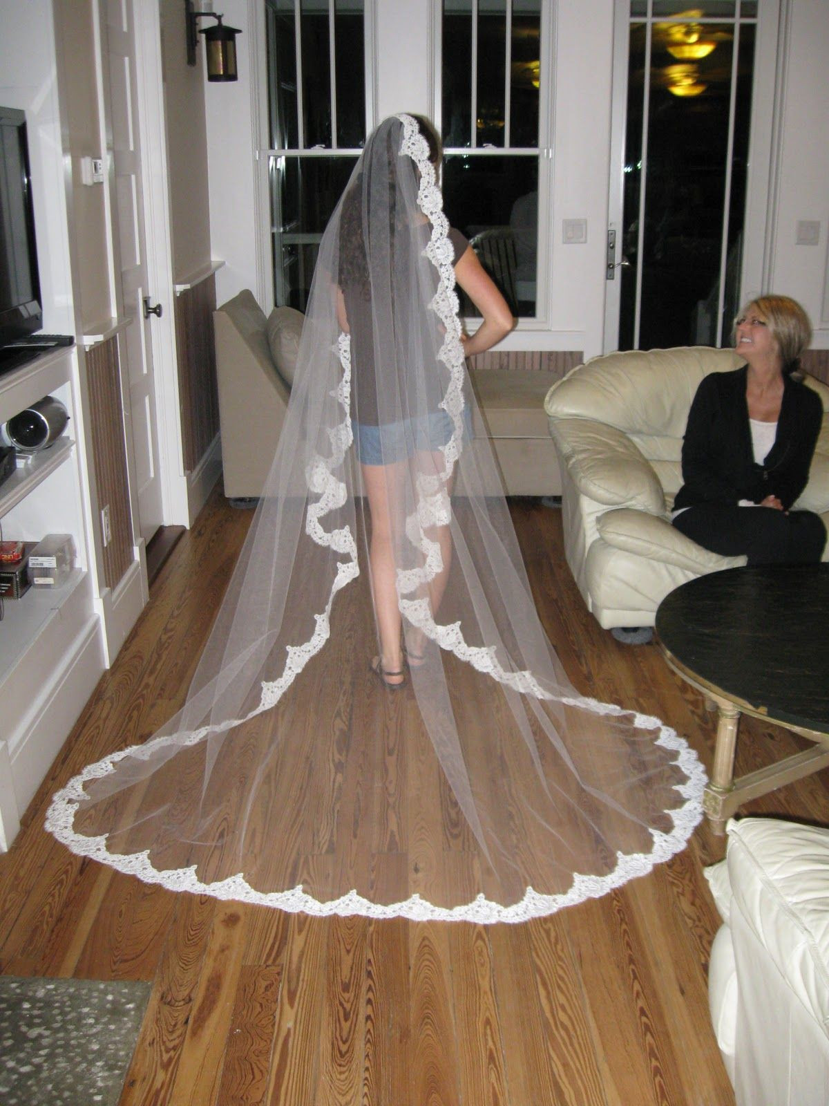 DIY Wedding Veil
 Tulle Lace and Two Sisters