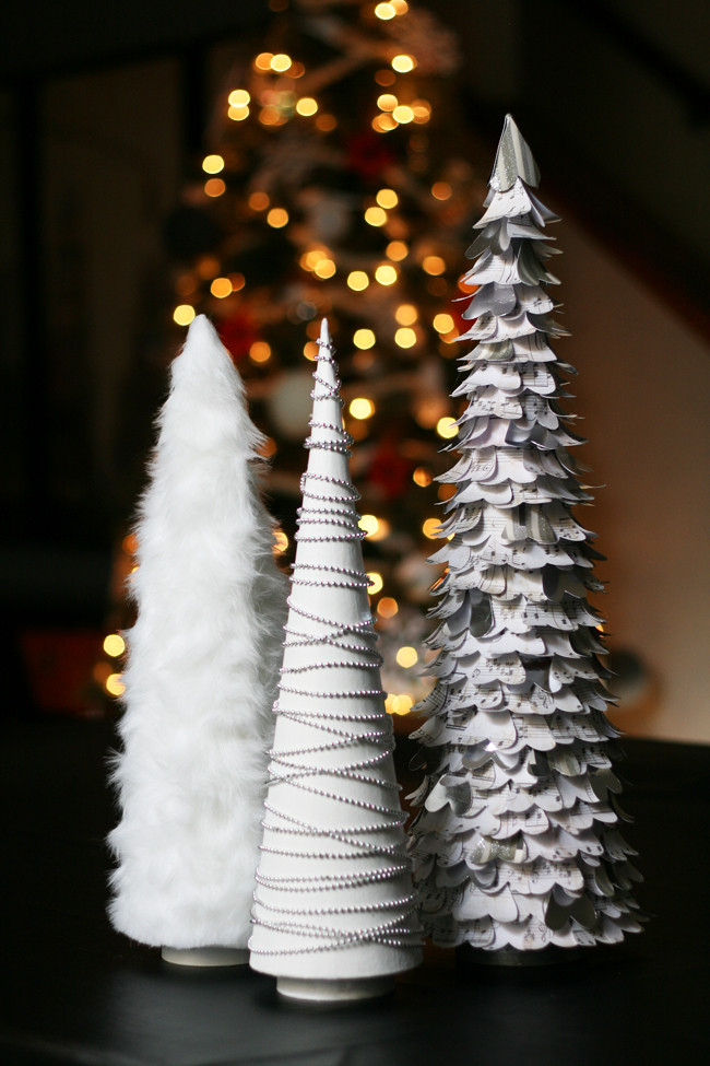 DIY White Christmas Decorations
 Glam White DIY Christmas Trees Blue i Style