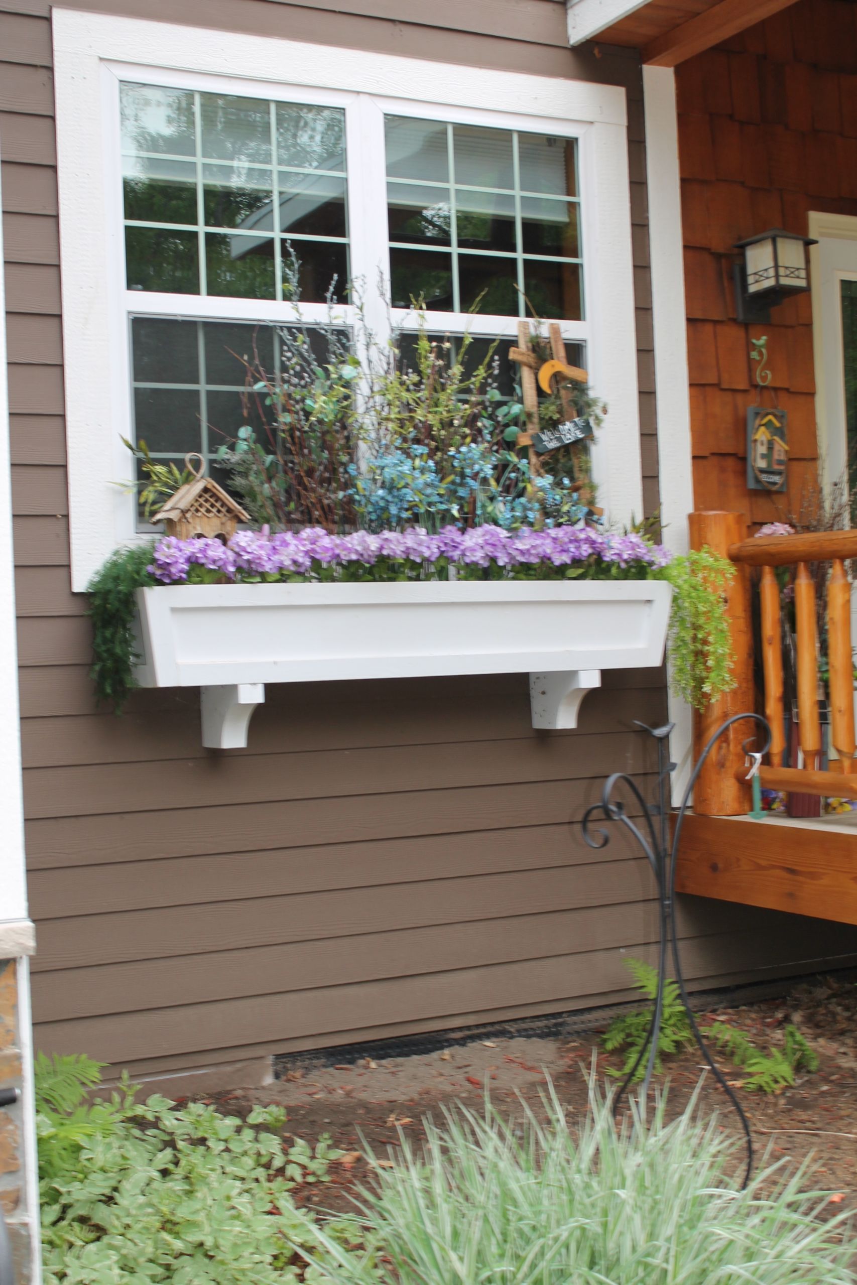 DIY Window Planter Boxes
 Remodelaholic