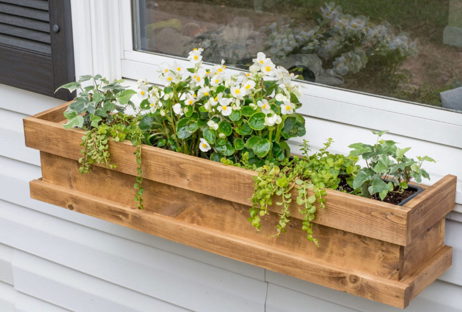DIY Window Planter Boxes
 45 DIY Patio Ideas to Brighten Your Space
