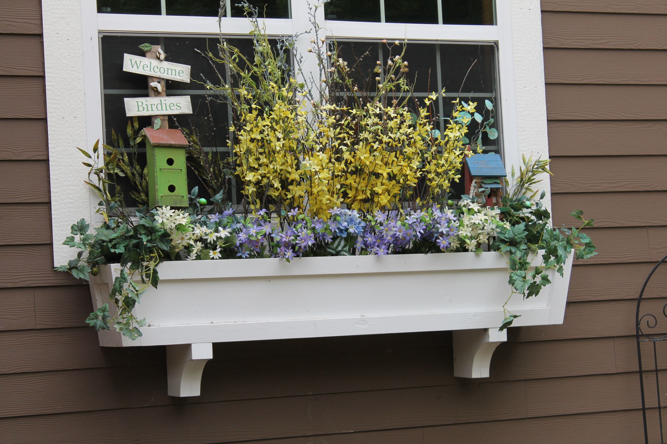 DIY Window Planter Boxes
 Remodelaholic