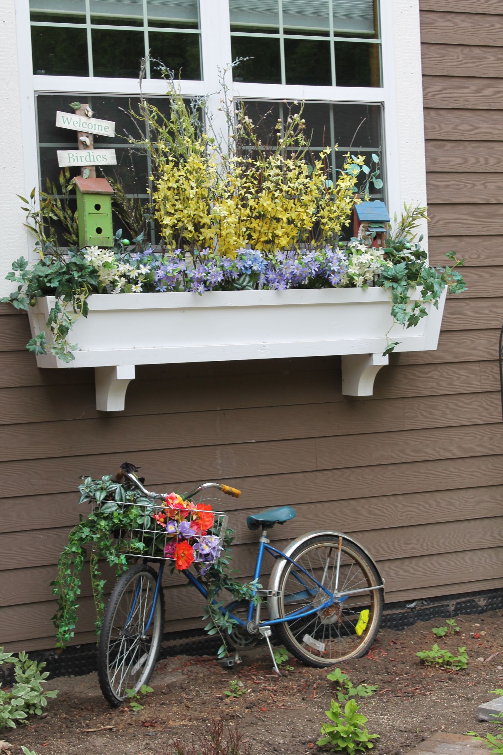 DIY Window Planter Boxes
 Remodelaholic