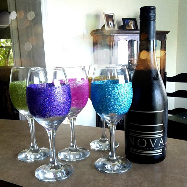 DIY Wine Glass Decorations
 16 Useful DIY Ideas How To Decorate Wine Glass