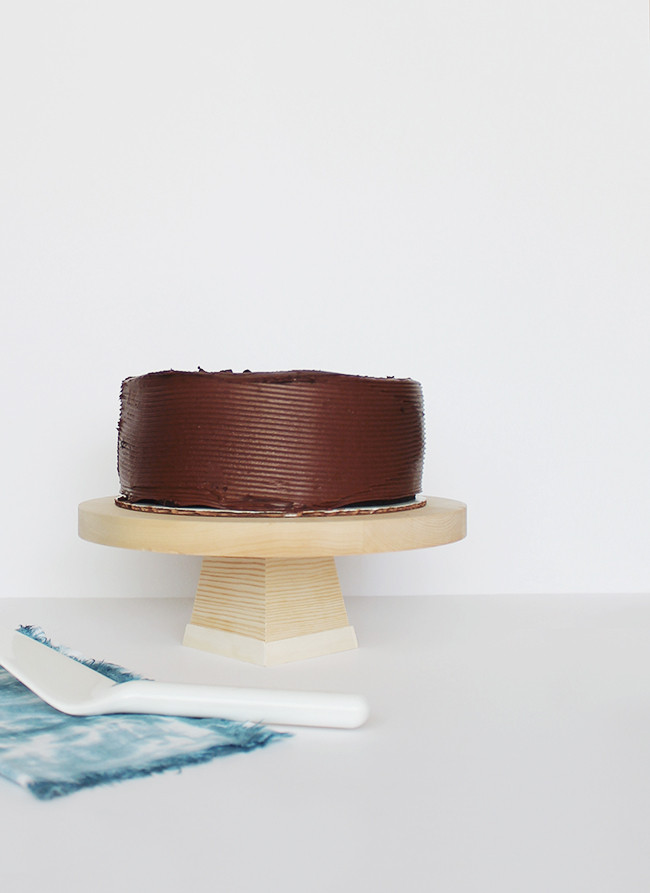 DIY Wood Cake Stand
 DIY wood cake stand almost makes perfect