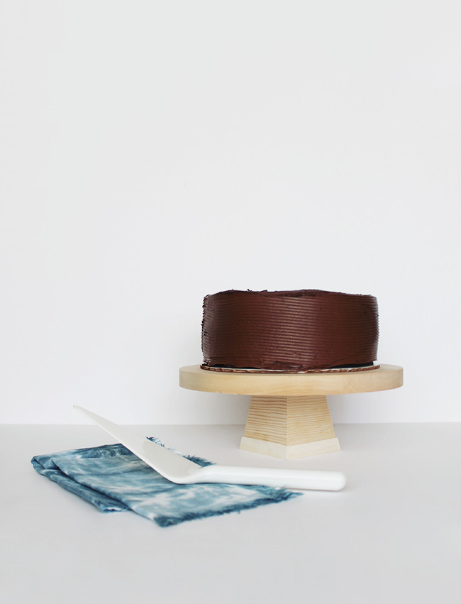 DIY Wood Cake Stand
 DIY wood cake stand almost makes perfect