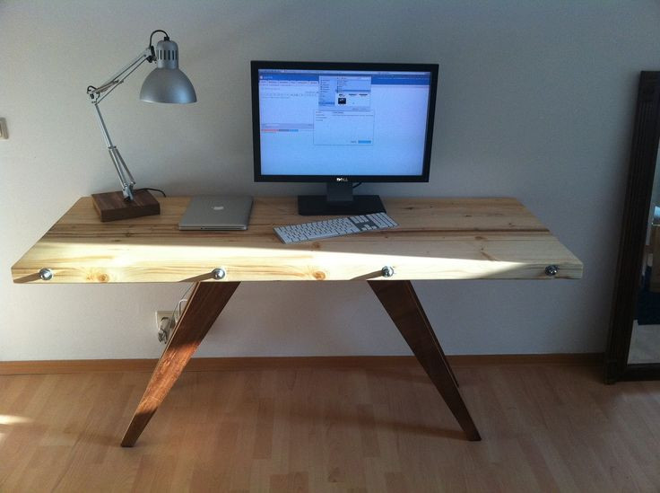 DIY Wood Computer Desk
 Incredible DIY puter Desk Use Wood And Plywood Ideas