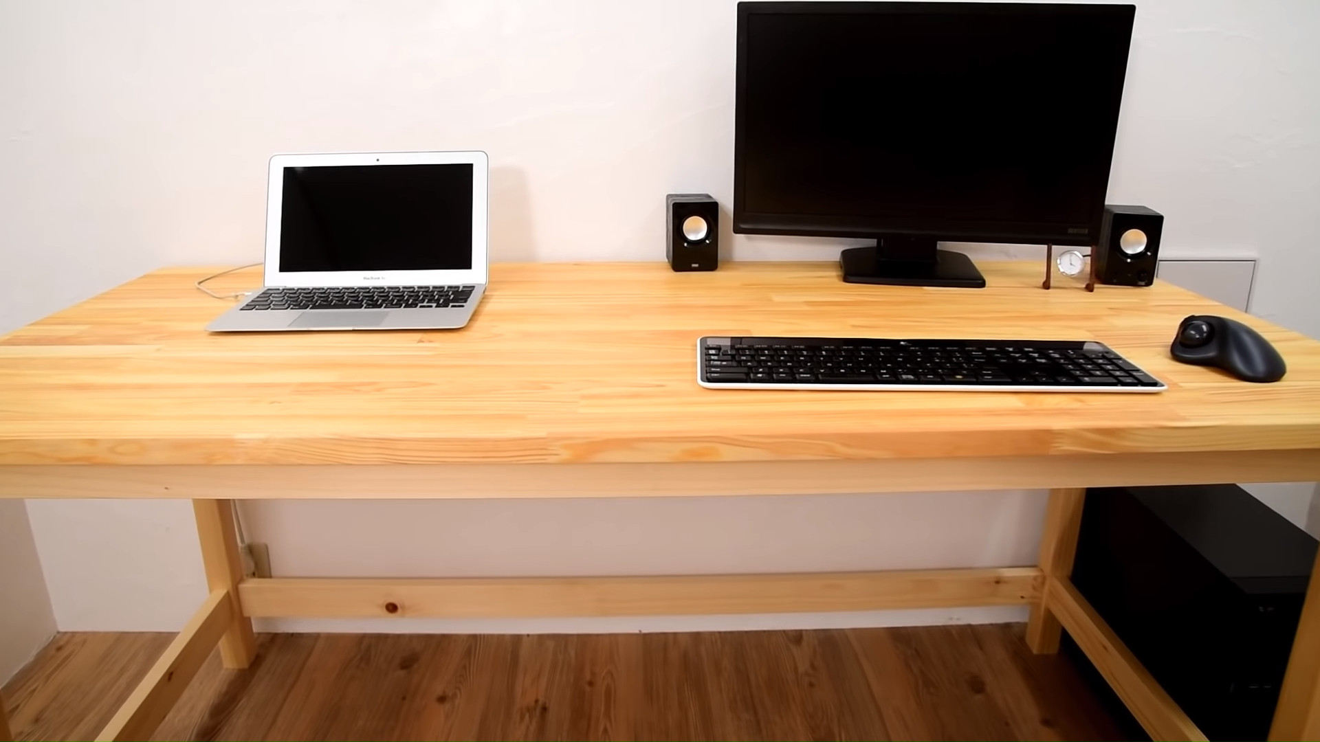 DIY Wood Computer Desk
 DIY Wooden puter Desk