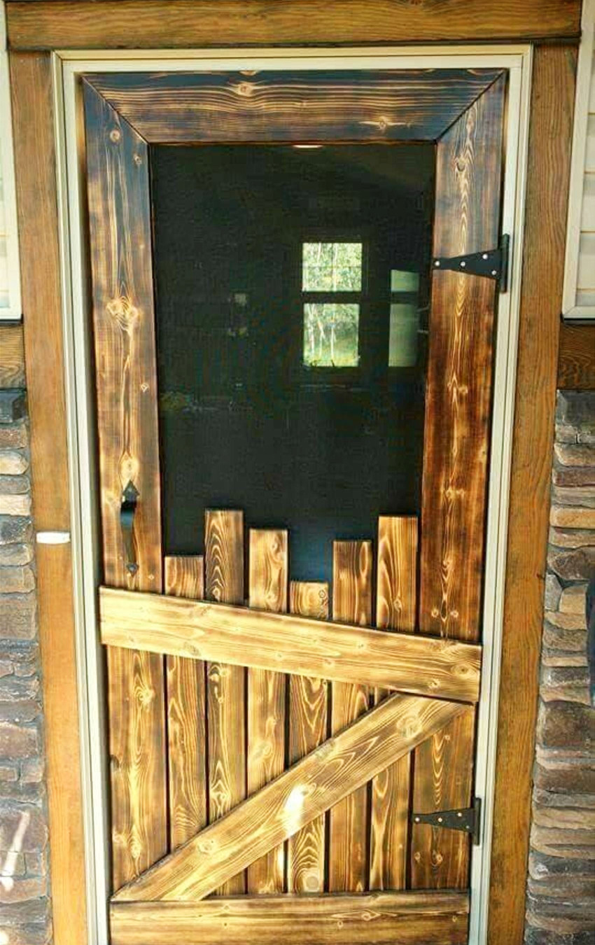 DIY Wood Door
 Pallet Projects 19 Clever Crafty and Easy DIY Pallet