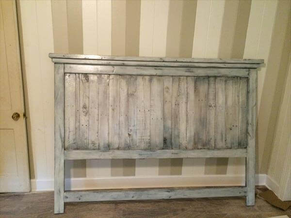 DIY Wood Headboard Plans
 DIY Pallet Wood Farmhouse Style Headboard