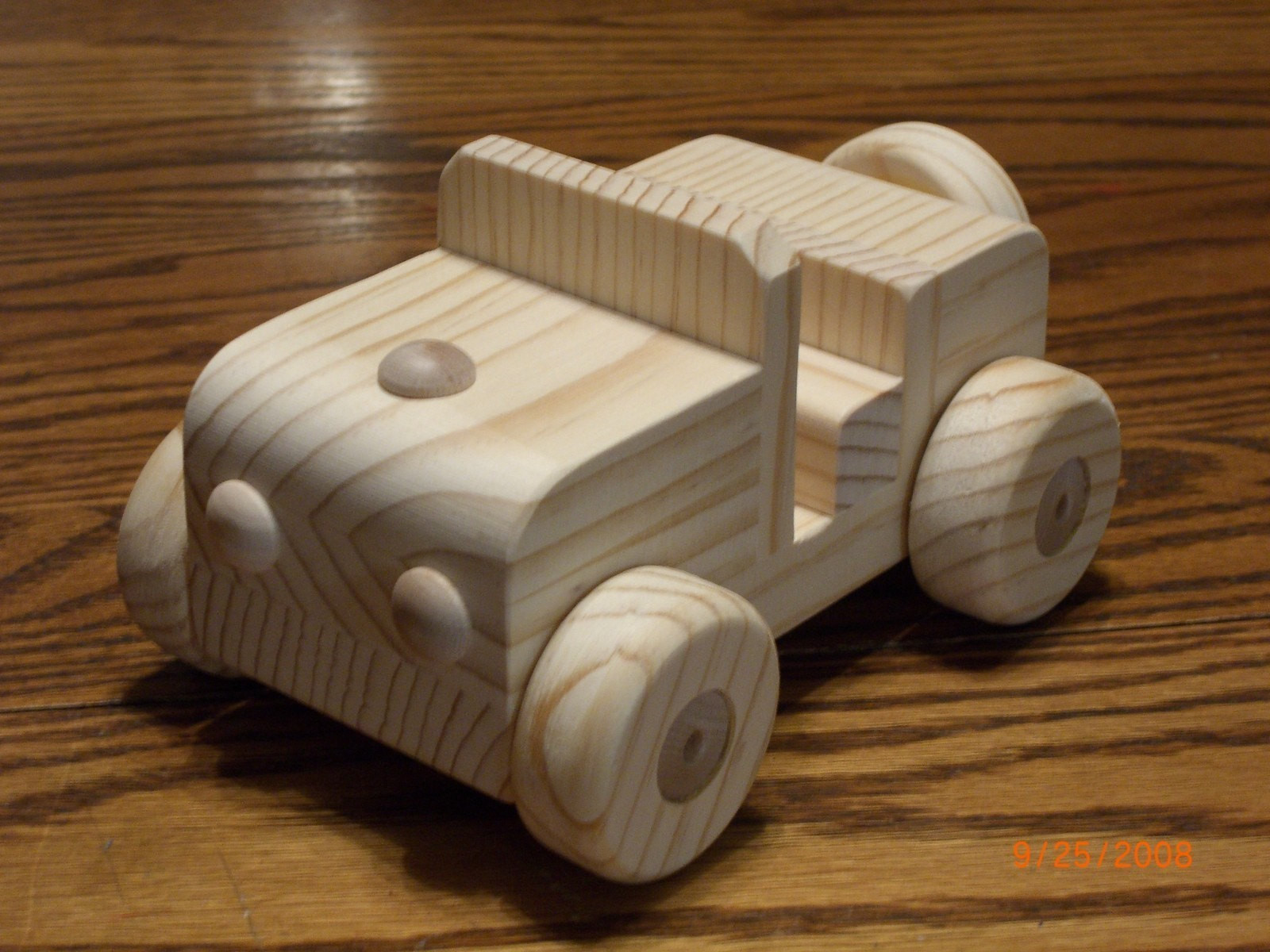 DIY Wood Toy
 JEEP ALL NATURAL WOODEN TOY WALDORF by mikebtoys on Etsy
