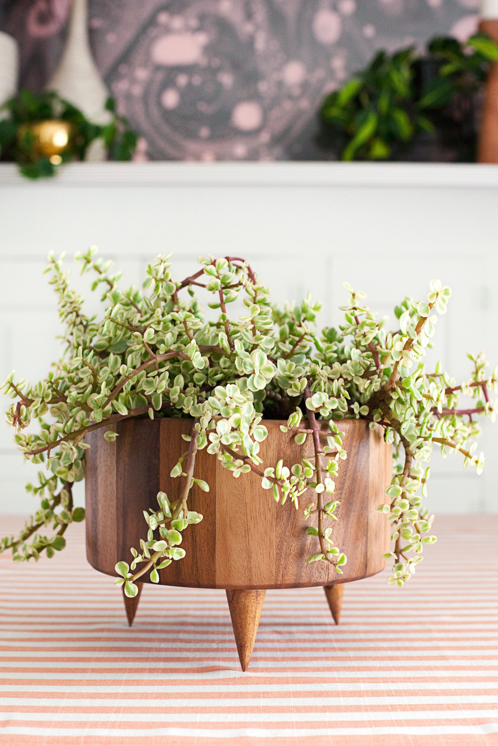 DIY Wooden Flower Pots
 DIY Wooden Planter A Beautiful Mess