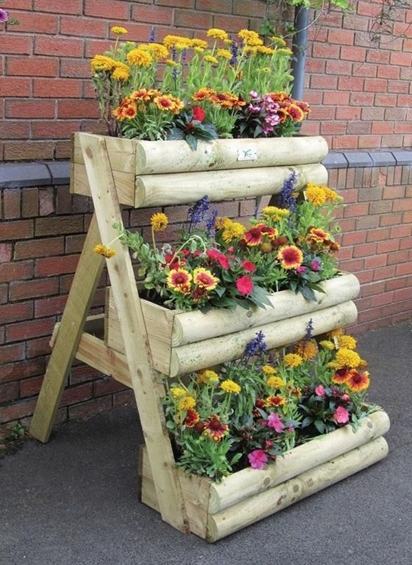 DIY Wooden Flower Pots
 25 DIY Wood Planter Box Designs For Your Garden