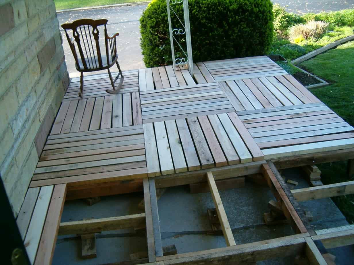 DIY Wooden Patio
 DIY Pallet Porch Makeover