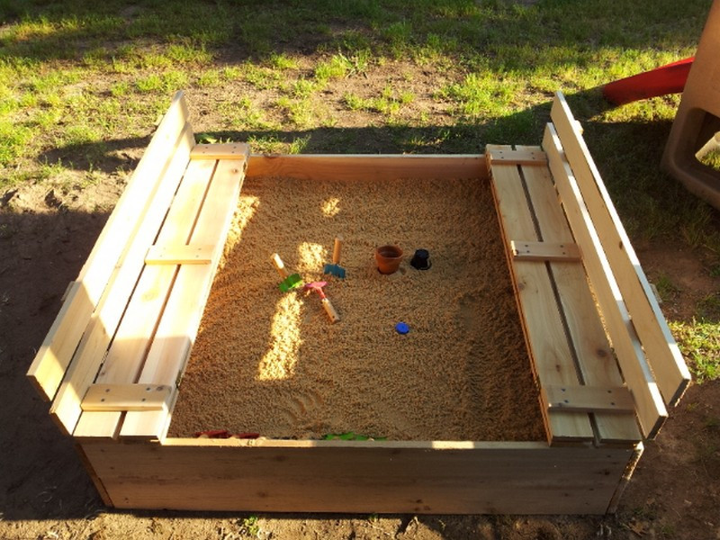 DIY Wooden Sandbox
 DIY Sandbox with Cover