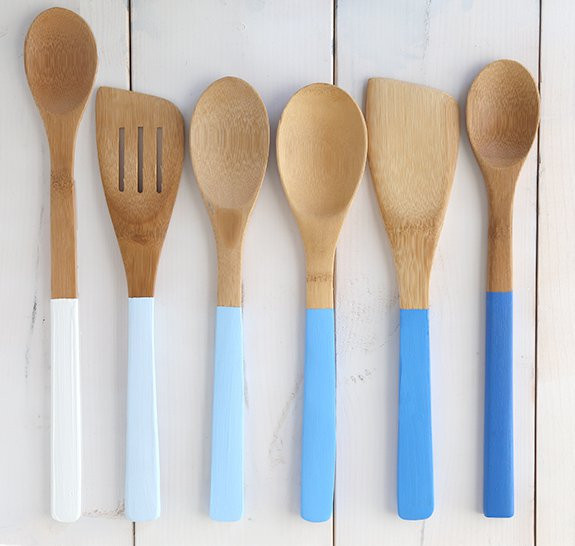 DIY Wooden Spoon
 DIY 10 Bright & Easy Kitchen Accessory Projects