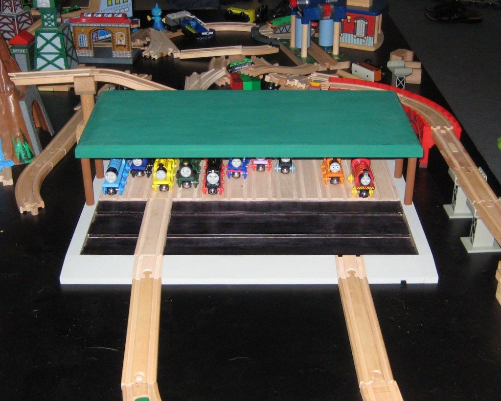 DIY Wooden Trains
 DIY Wooden train garage for engines