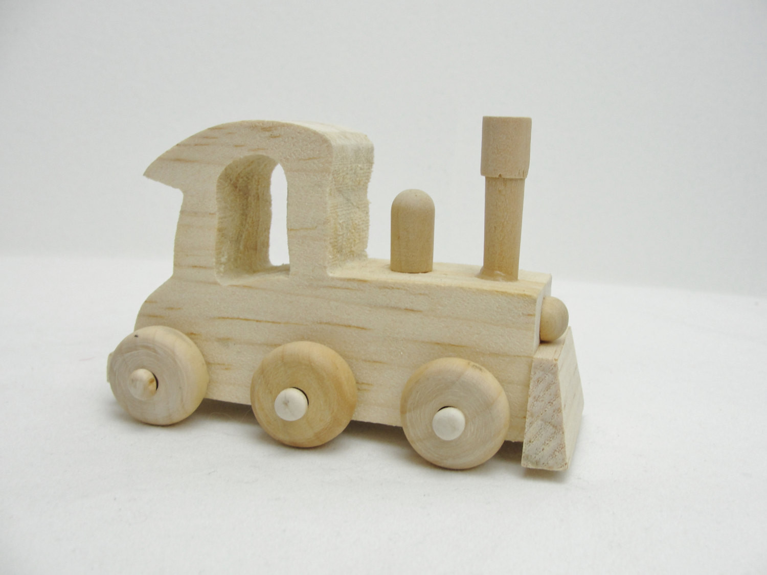 DIY Wooden Trains
 Small wooden train DIY paint your own