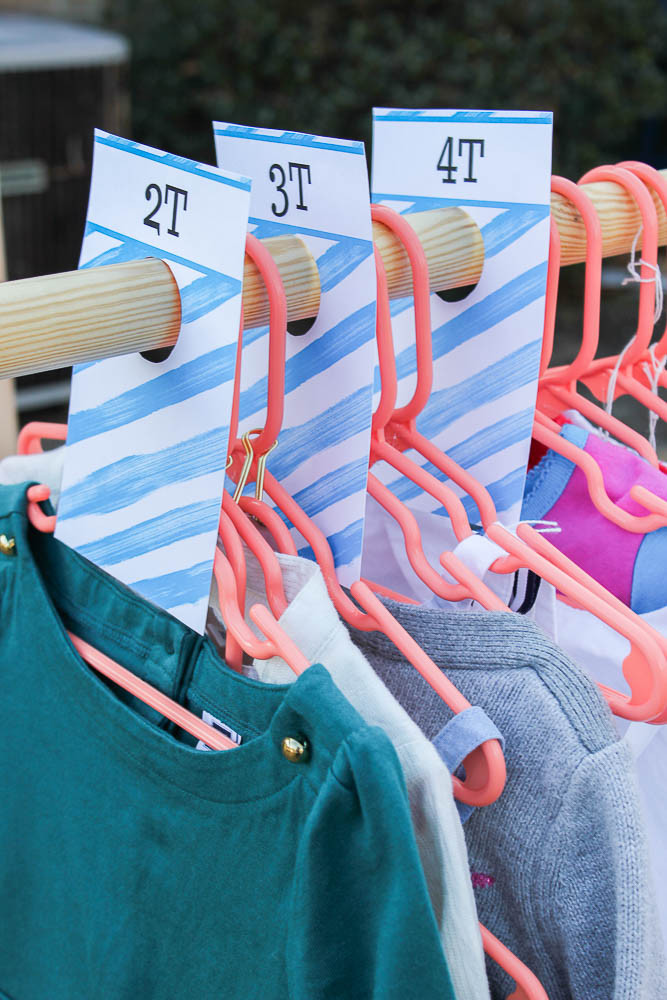 DIY Yard Sale Clothes Rack
 DIY Clothes Rack and Free Printable Size Dividers for Yard