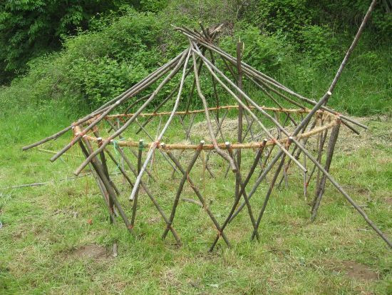 DIY Yurt Plans
 How to Build a Low Cost DIY Yurt from Sticks String and