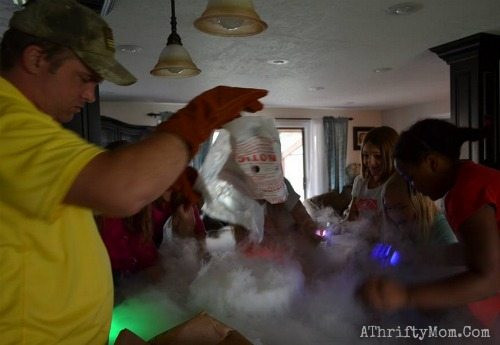 Dry Ice Ideas For Halloween Party
 Easy Ways To Have The Best Halloween Party EVER DIY Dry