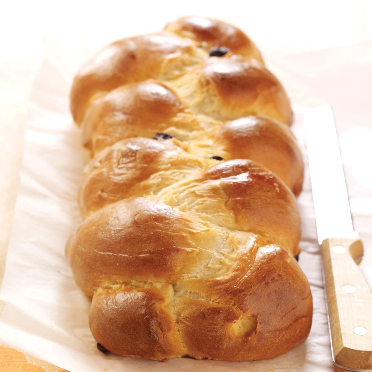 Easter Sweet Bread
 Sweet and Golden Easter Bread Recipe