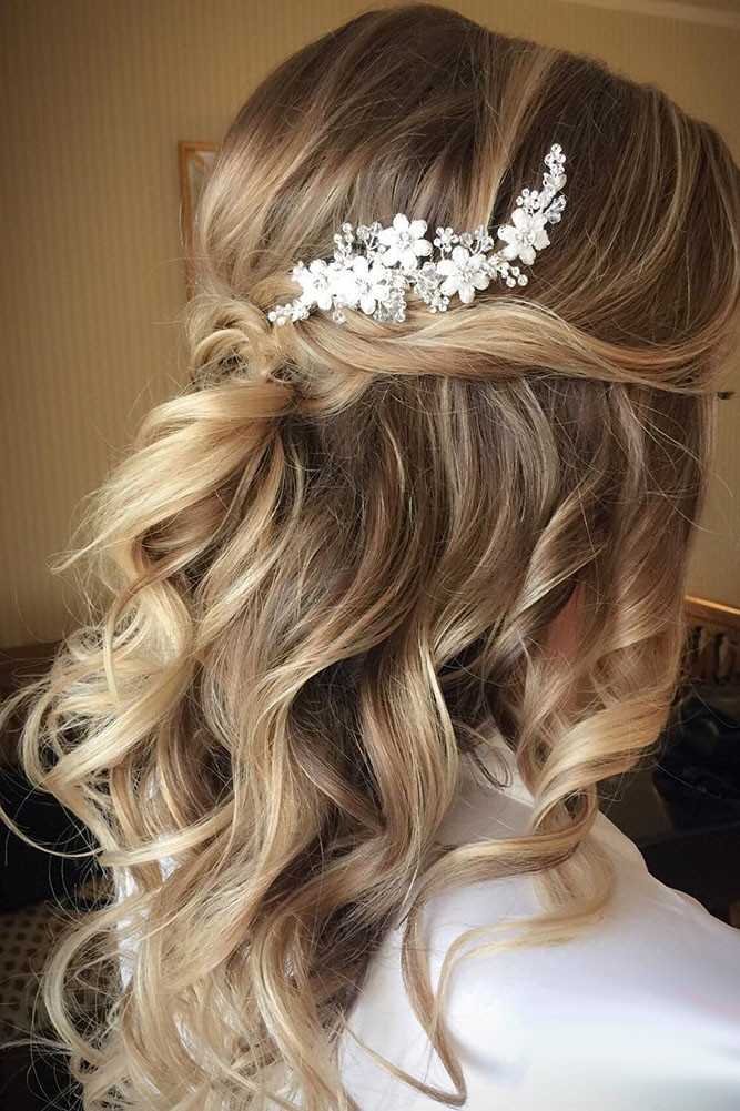 Easy Hairstyle For A Wedding
 30 CHIC AND EASY WEDDING GUEST HAIRSTYLES – My Stylish Zoo