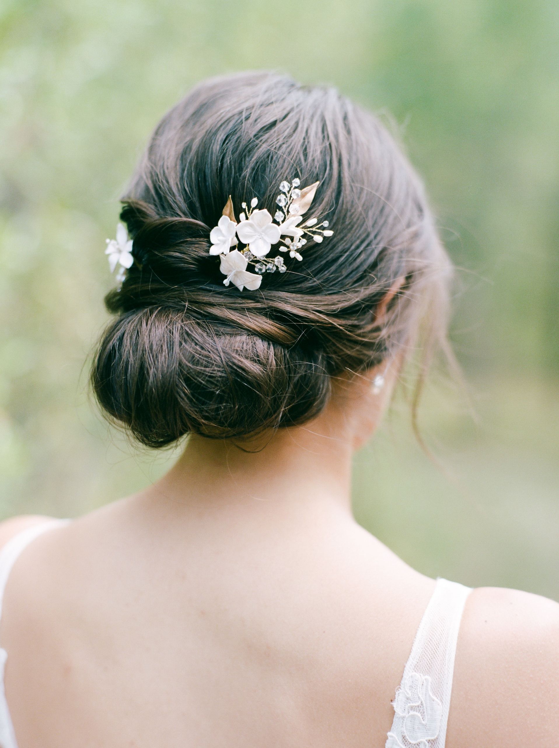 Easy Hairstyle For A Wedding
 55 Simple Wedding Hairstyles That Prove Less Is More