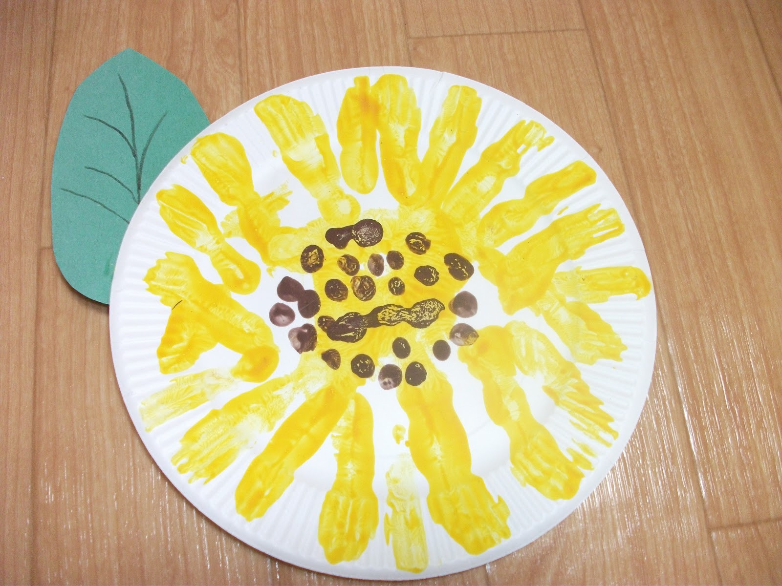 Easy Preschool Craft
 Easy Paper Plate Sunflower Craft