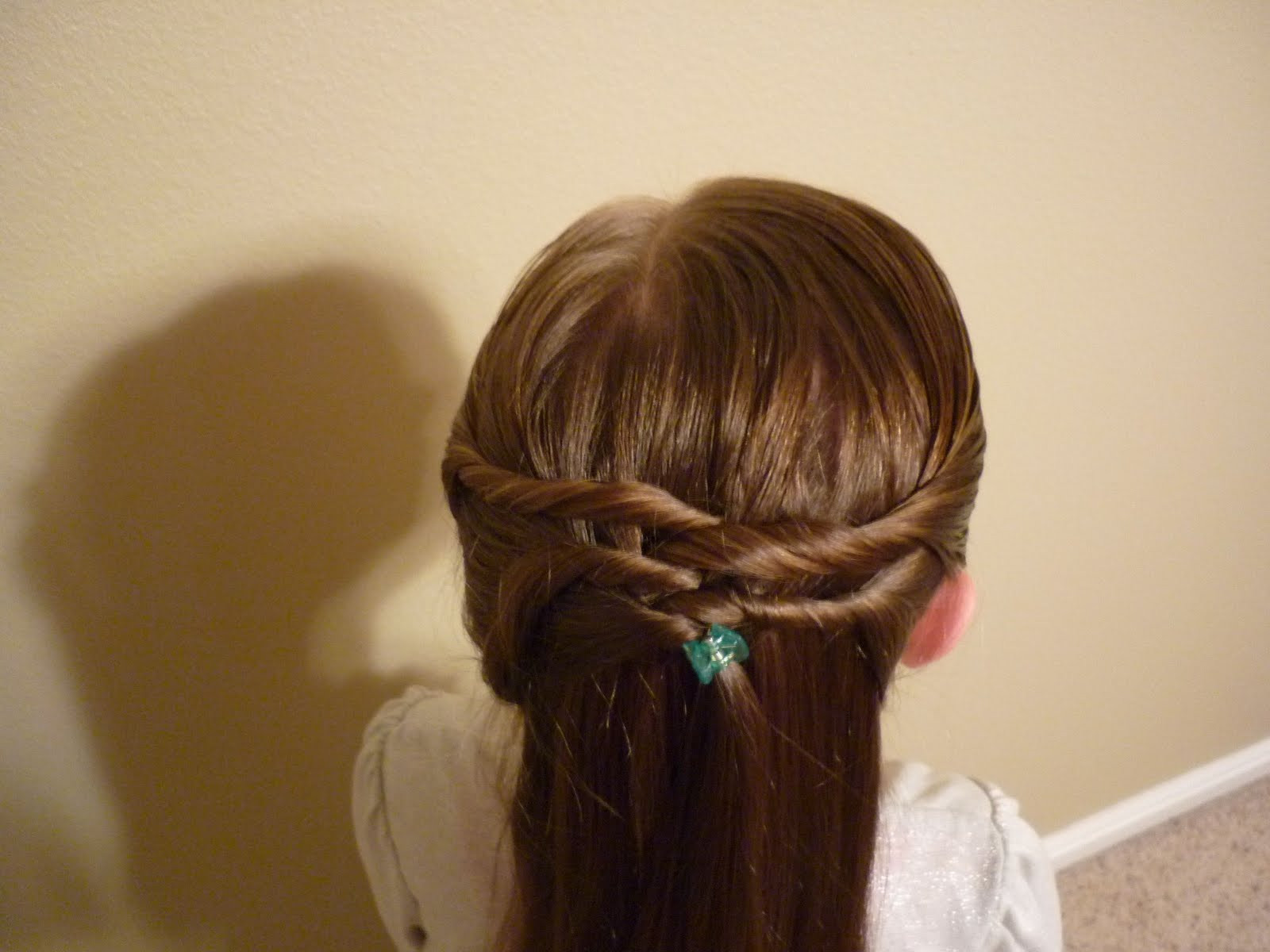 Easy Princess Hairstyles
 A Quick And Easy Twisty Hairdo Hairstyles For Girls