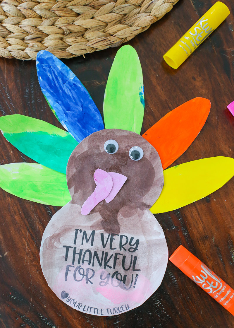 Easy Thanksgiving Turkey
 Simple Thanksgiving Turkey Kids Craft with FREE Printable